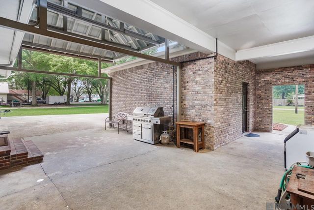 12847 Pleasant Ridge, Walker, LA 70785