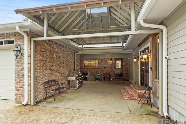 12847 Pleasant Ridge, Walker, LA 70785