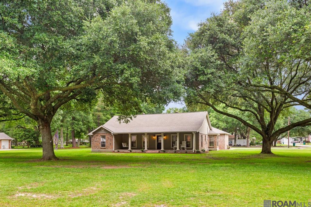 12847 Pleasant Ridge, Walker, LA 70785