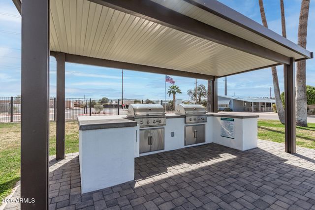 6942 W OLIVE Avenue 20, Peoria, AZ 85345