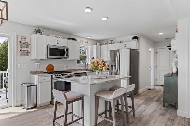 19 Lighthouse Ln, Westminster, MA 01473
