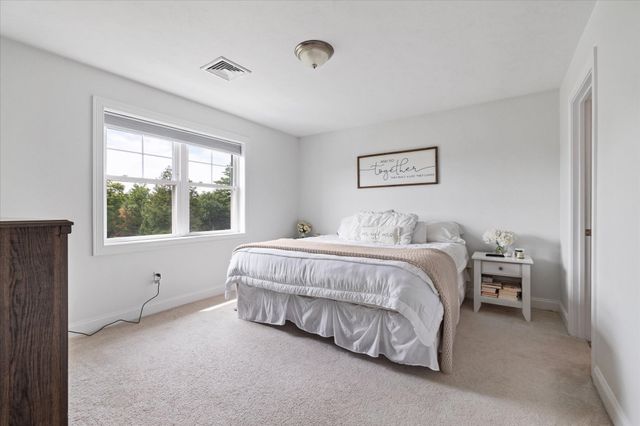 19 Lighthouse Ln, Westminster, MA 01473