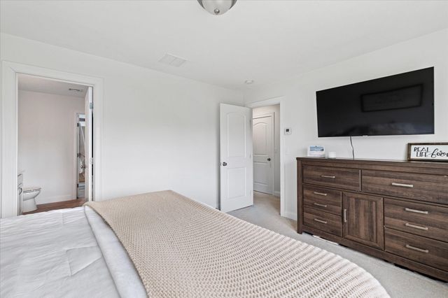 19 Lighthouse Ln, Westminster, MA 01473
