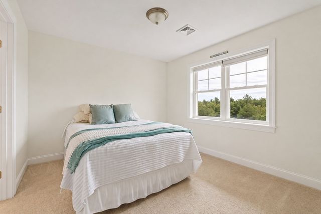 19 Lighthouse Ln, Westminster, MA 01473