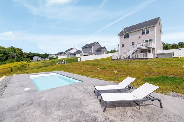 19 Lighthouse Ln, Westminster, MA 01473