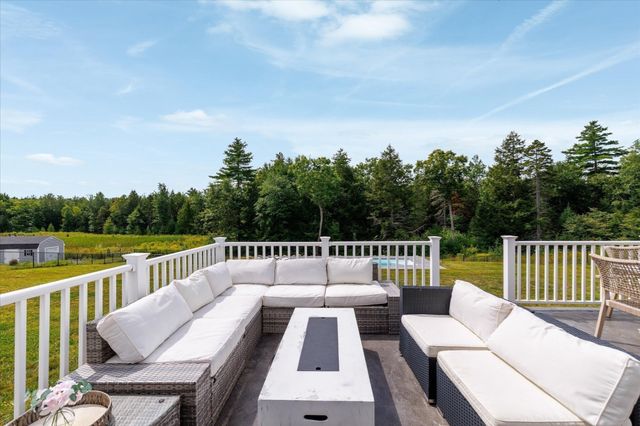 19 Lighthouse Ln, Westminster, MA 01473