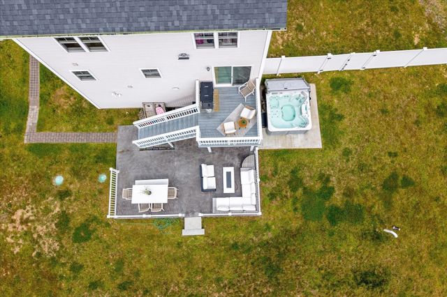 19 Lighthouse Ln, Westminster, MA 01473