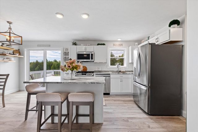 19 Lighthouse Ln, Westminster, MA 01473