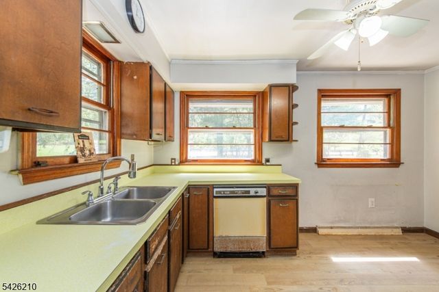 211 Clove Rd, Montague Twp., NJ 07827