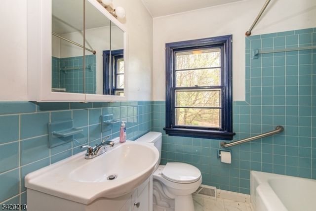 211 Clove Rd, Montague Twp., NJ 07827
