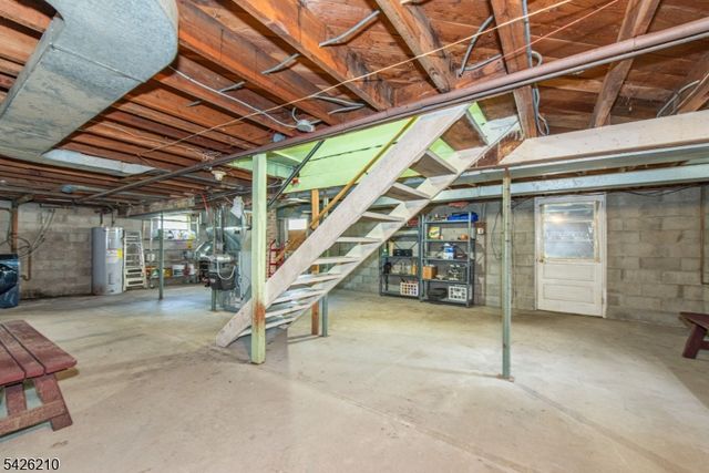 211 Clove Rd, Montague Twp., NJ 07827