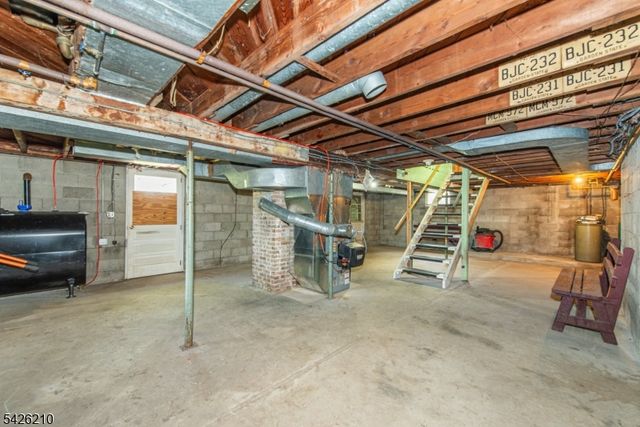 211 Clove Rd, Montague Twp., NJ 07827