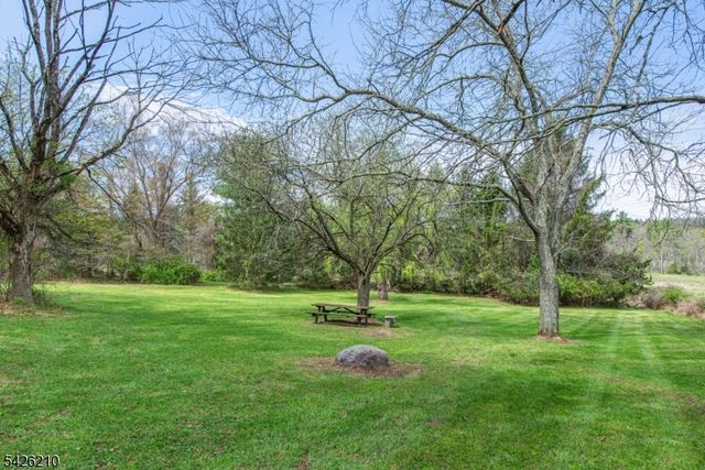 211 Clove Rd, Montague Twp., NJ 07827