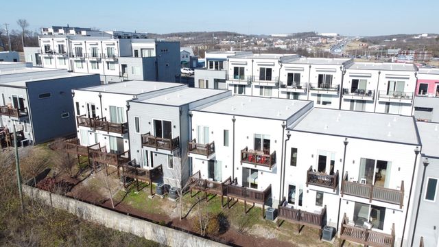 64 Fern Ave Unit 13, Nashville, TN 37207