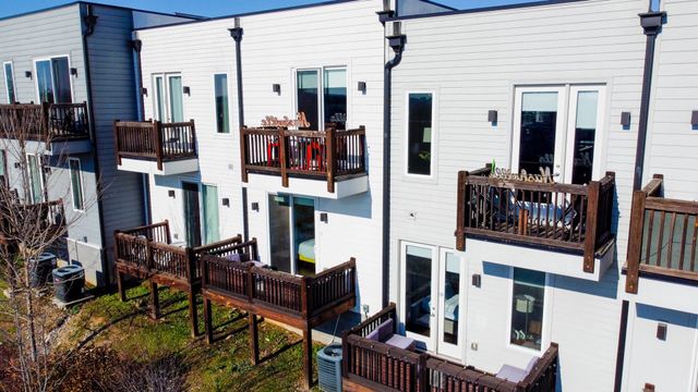 64 Fern Ave Unit 13, Nashville, TN 37207