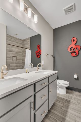 64 Fern Ave Unit 13, Nashville, TN 37207