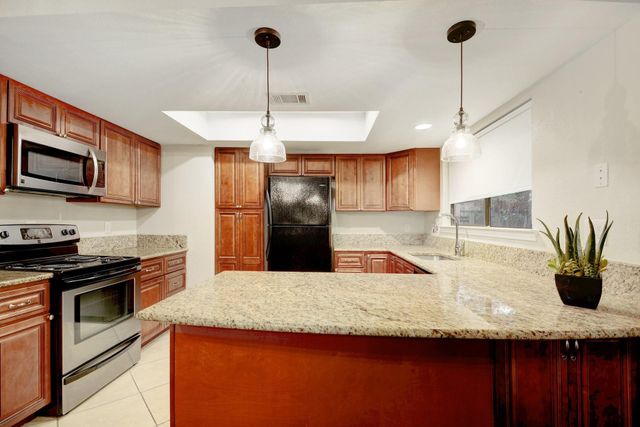 8504 Mesa DR A, Austin, TX 78759