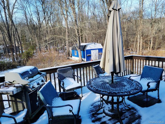 107 Oscawana Lake Road, Putnam Valley, NY 10579