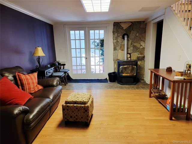 107 Oscawana Lake Road, Putnam Valley, NY 10579