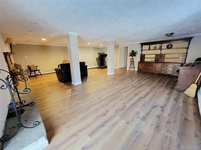 107 Oscawana Lake Road, Putnam Valley, NY 10579