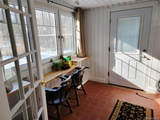 107 Oscawana Lake Road, Putnam Valley, NY 10579