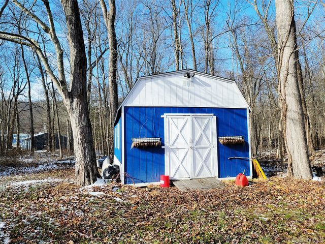 107 Oscawana Lake Road, Putnam Valley, NY 10579