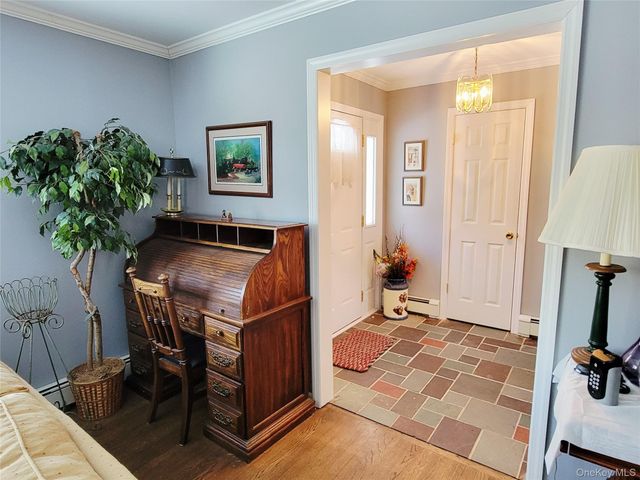 107 Oscawana Lake Road, Putnam Valley, NY 10579