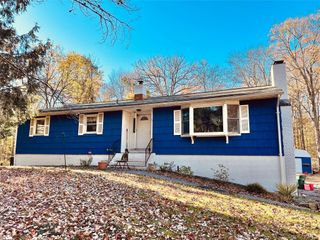 107 Oscawana Lake Road, Putnam Valley, NY 10579