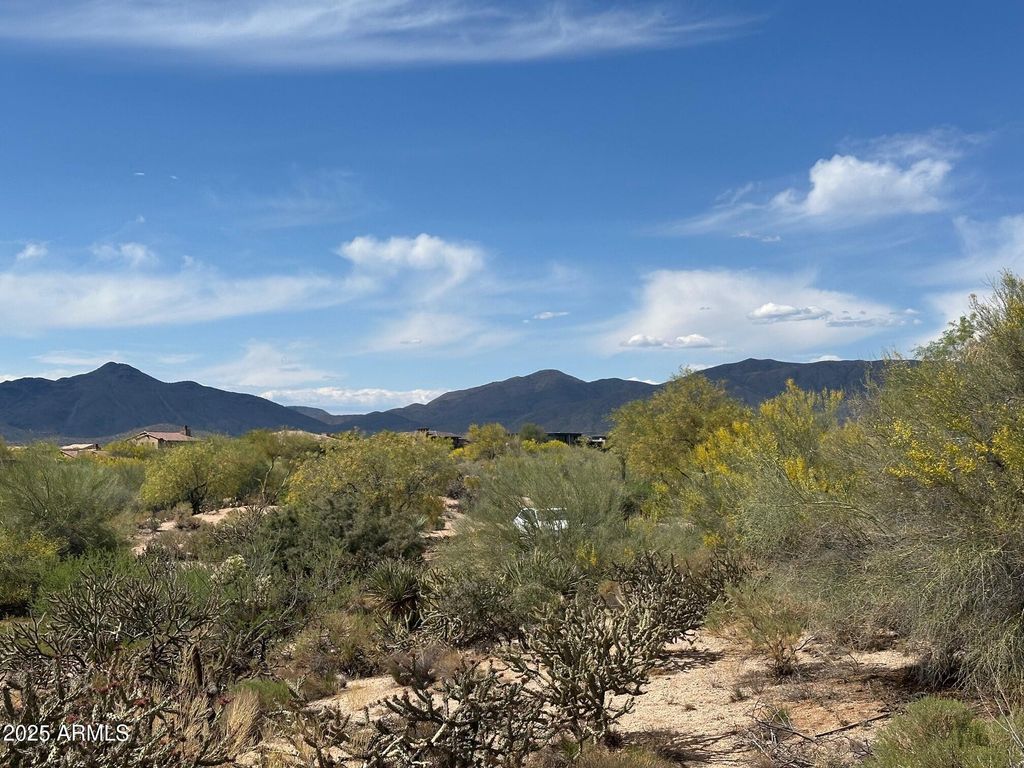 Image 9 of property listing at 37353 N 105TH Place 81, Scottsdale, AZ 85262