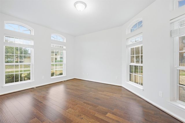 4002 Broadmoor Drive, Mont Belvieu, TX 77523