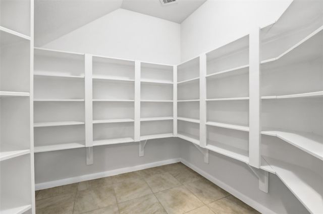 4002 Broadmoor Drive, Mont Belvieu, TX 77523