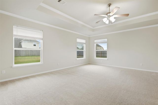 4002 Broadmoor Drive, Mont Belvieu, TX 77523