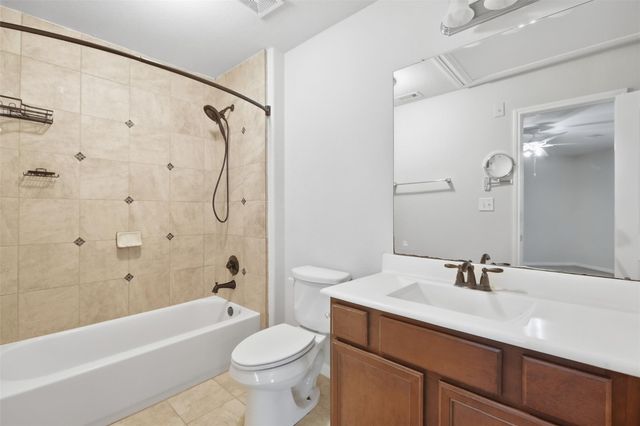 4002 Broadmoor Drive, Mont Belvieu, TX 77523