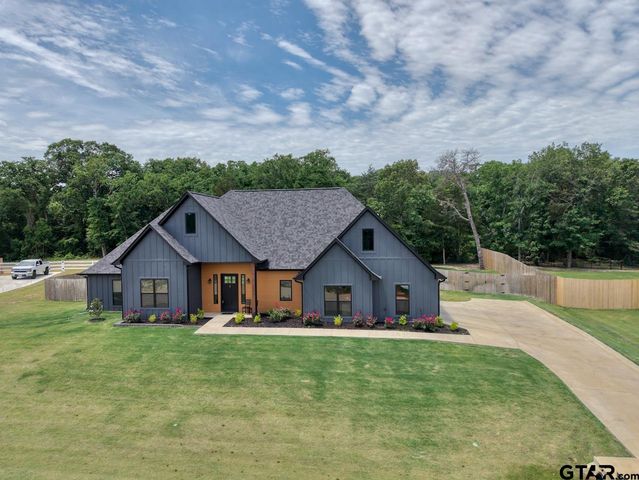 14673 Woodland Creek Dr, Tyler, TX 75706