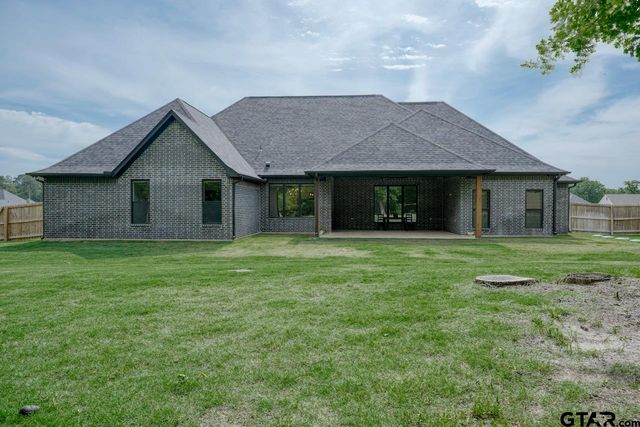 14673 Woodland Creek Dr, Tyler, TX 75706
