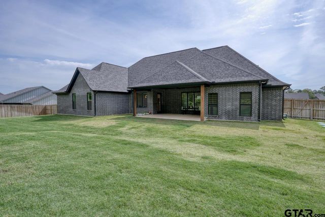 14673 Woodland Creek Dr, Tyler, TX 75706