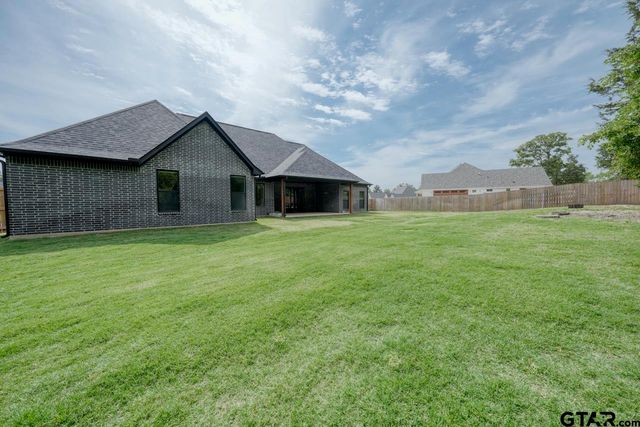14673 Woodland Creek Dr, Tyler, TX 75706