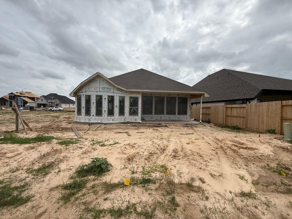Image 11 of property listing at 26826 Brilliant Brook Drive, Richmond, TX 77406