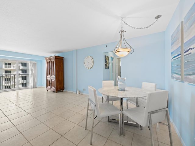 3221 S Ocean Boulevard 302, Highland Beach, FL 33487