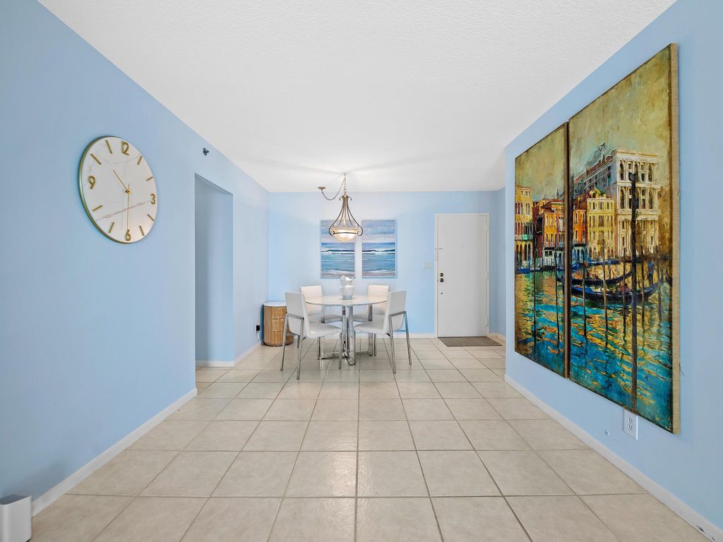 Image 10 of property listing at 3221 S Ocean Boulevard 302, Highland Beach, FL 33487