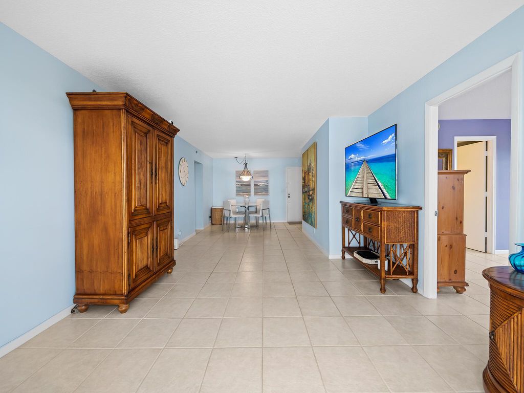 Image 11 of property listing at 3221 S Ocean Boulevard 302, Highland Beach, FL 33487