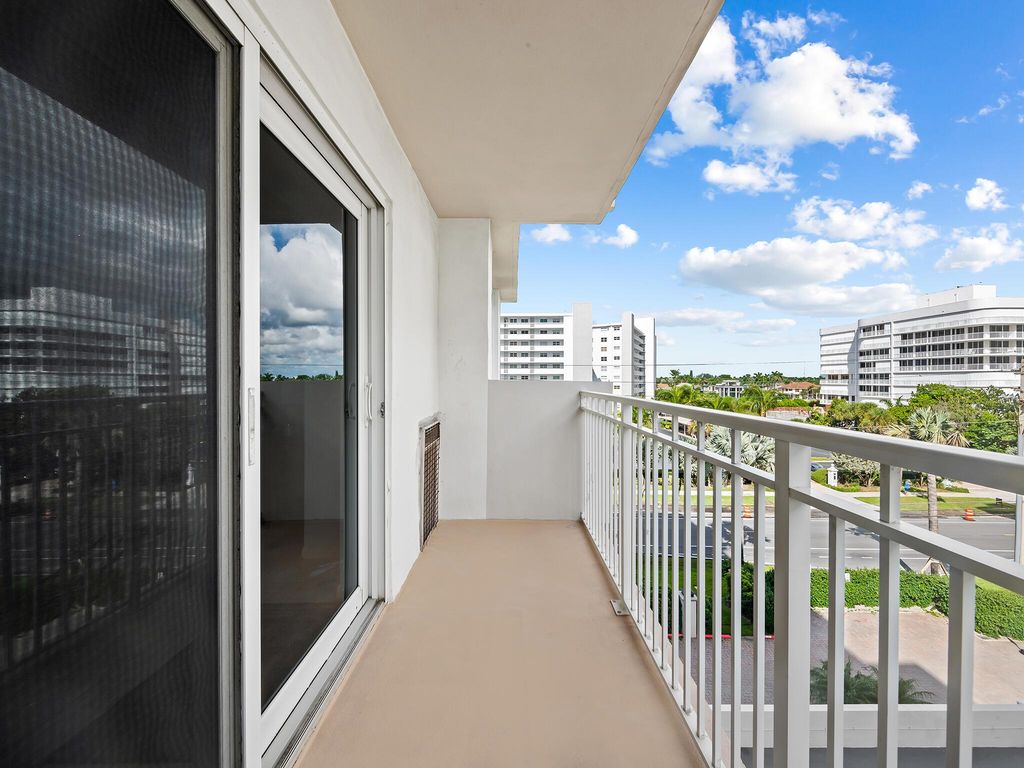 Image 17 of property listing at 3221 S Ocean Boulevard 302, Highland Beach, FL 33487