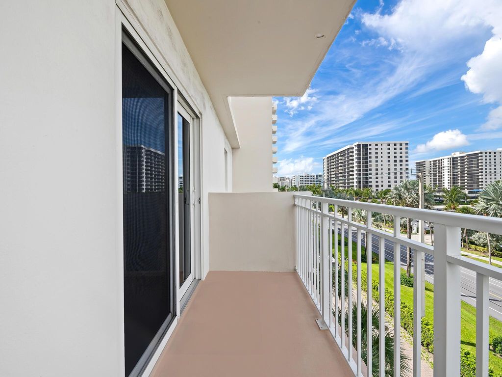 Image 18 of property listing at 3221 S Ocean Boulevard 302, Highland Beach, FL 33487