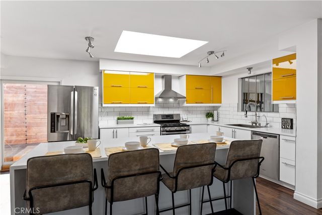 22540 Cass Avenue, Woodland Hills, CA 91364