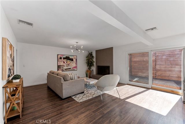22540 Cass Avenue, Woodland Hills, CA 91364
