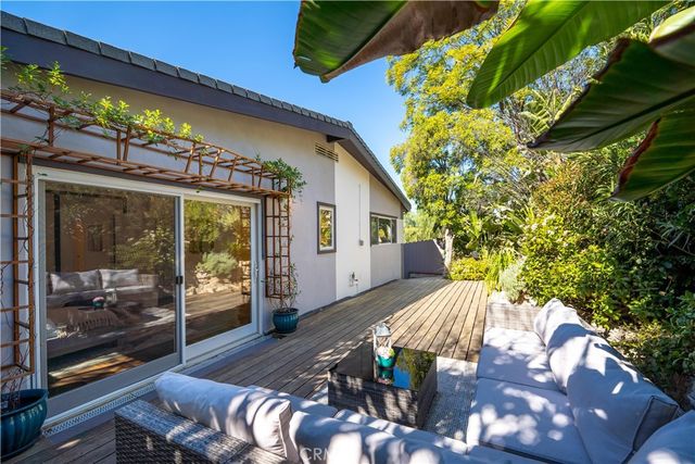 22540 Cass Avenue, Woodland Hills, CA 91364