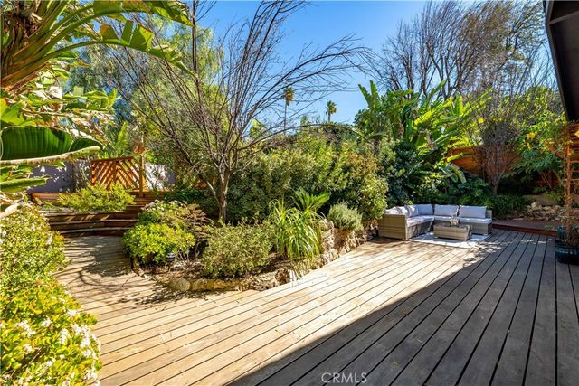22540 Cass Avenue, Woodland Hills, CA 91364