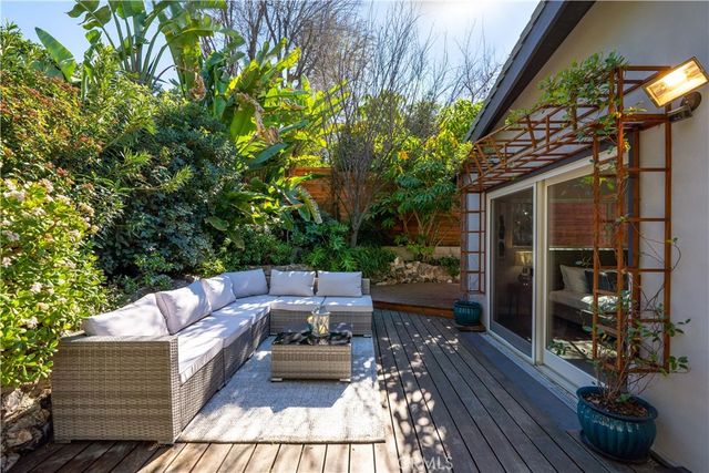 22540 Cass Avenue, Woodland Hills, CA 91364