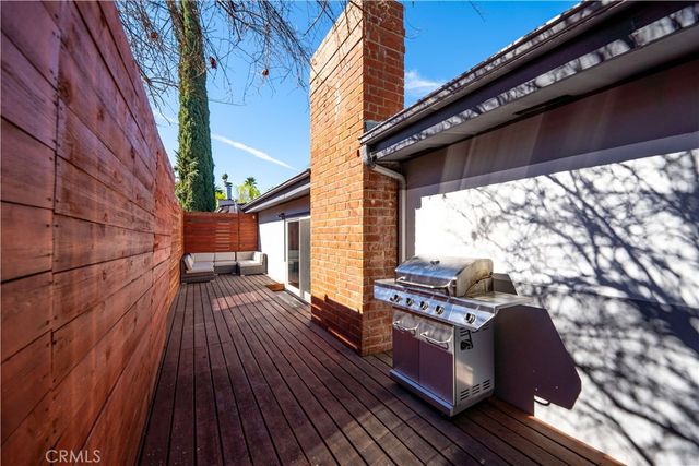 22540 Cass Avenue, Woodland Hills, CA 91364
