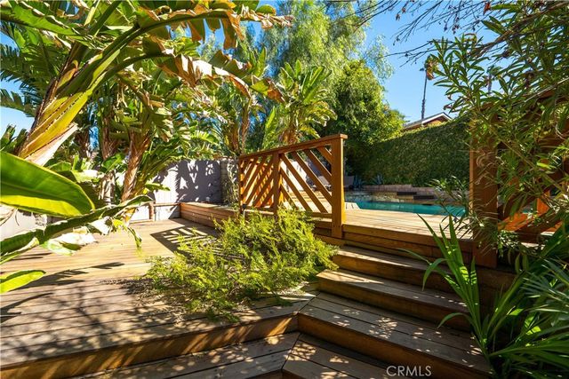 22540 Cass Avenue, Woodland Hills, CA 91364